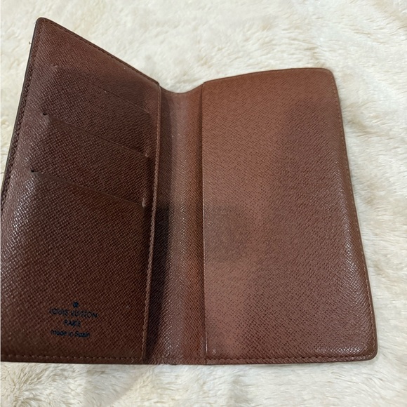 Louis Vuitton checkbook cover/credit card holder - Picture 4 of 9